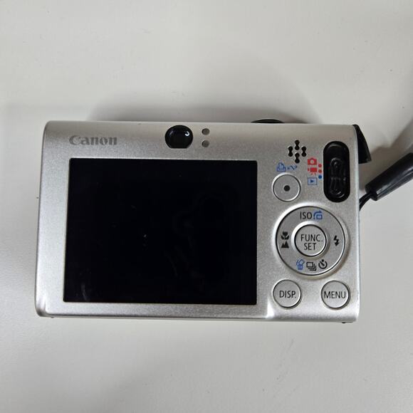 Canon Power Shot SD1100 IS Compact Digital Camera Silver - Picture 4 of 10